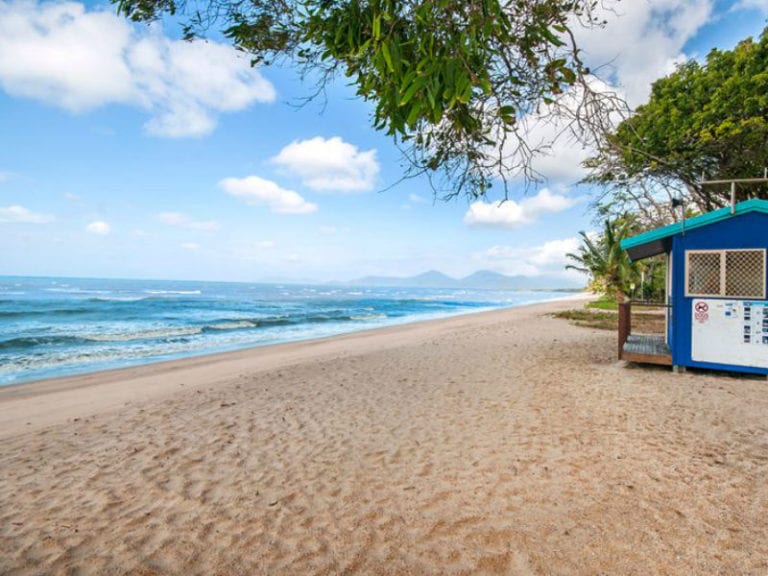 Holloways Beach 86 768x576