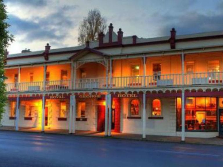 The Royal George Hotel Dog Friendly Pub 1 768x576