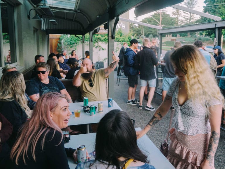 Finnians Irish Tavern 768x576