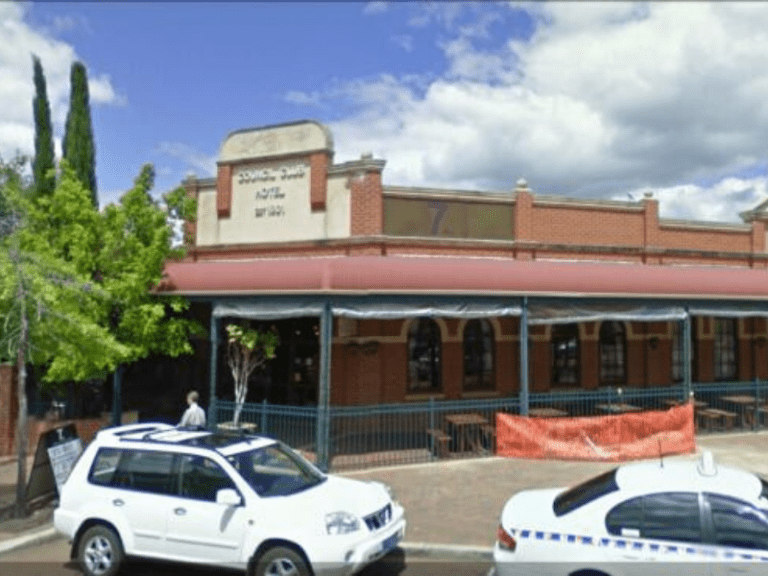 7th Bar Avenue 768x576