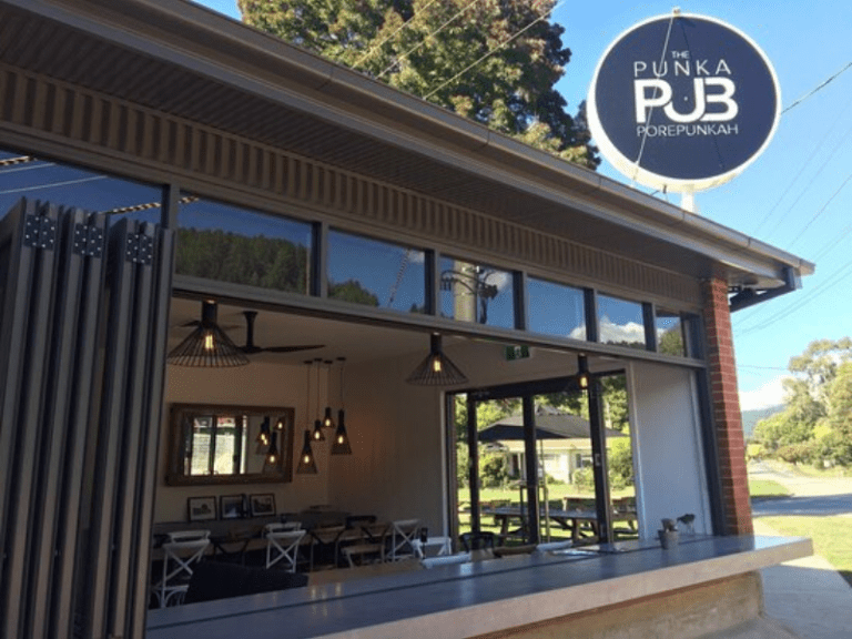 The Porepunkah Pub 768x576