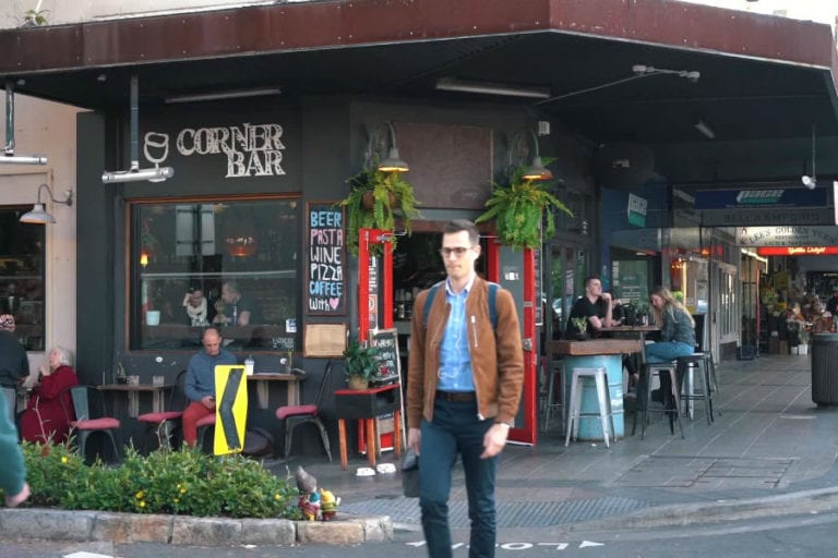 Corner Bar 5 96 768x512