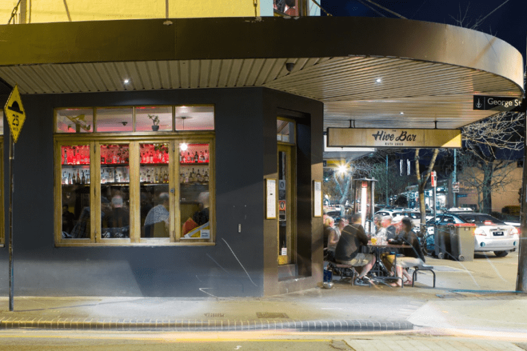 The Hive Bar 1 96 768x512