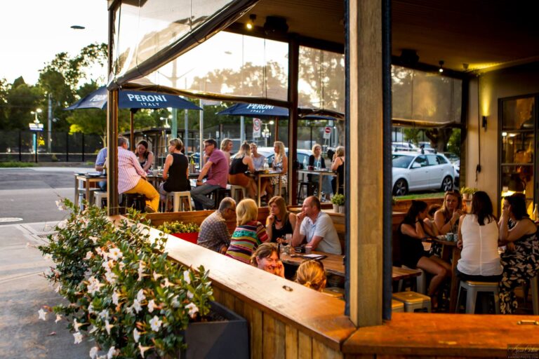 Kiplings Garage Bar 1 768x512