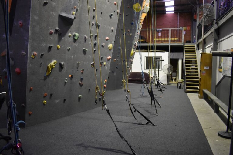 Canberr Rock Climbing Hume 768x511