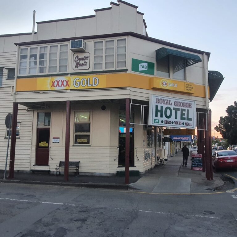 Royal George Hotel Rosewood 2 768x767