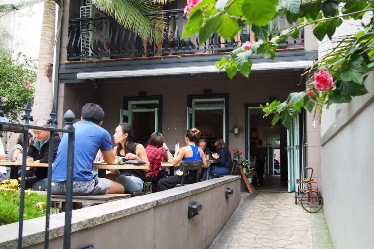 Cafe Oratnek 2 768x512