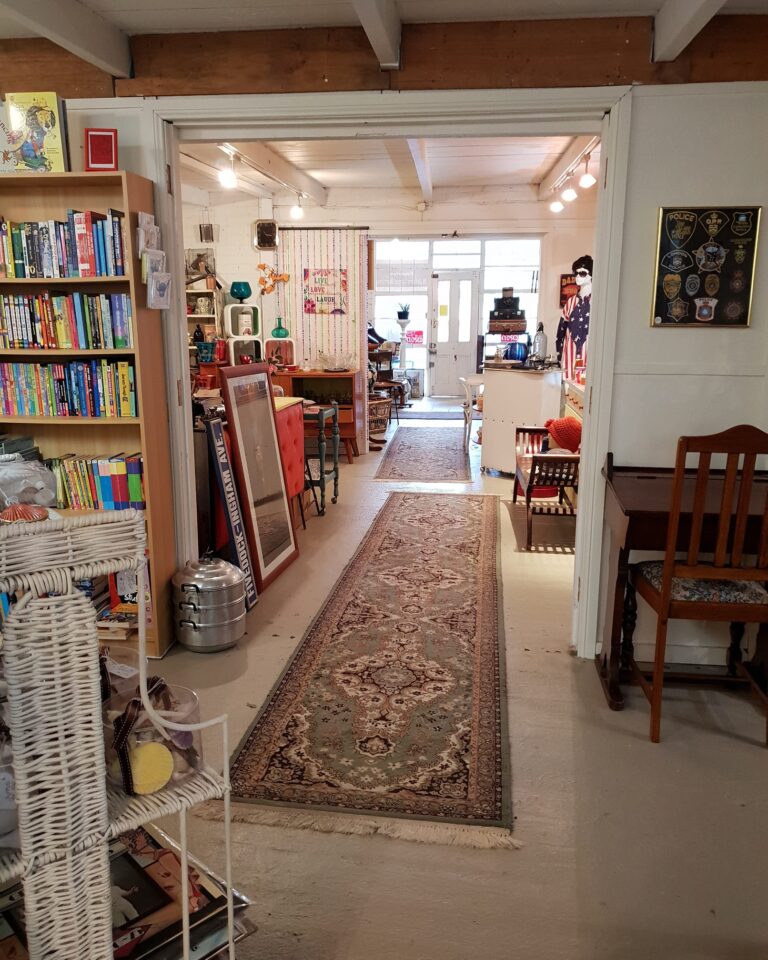 Sticky Beaks Vintage 768x960