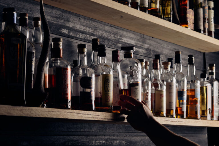 Cavanaghs Whisky Bar 768x512