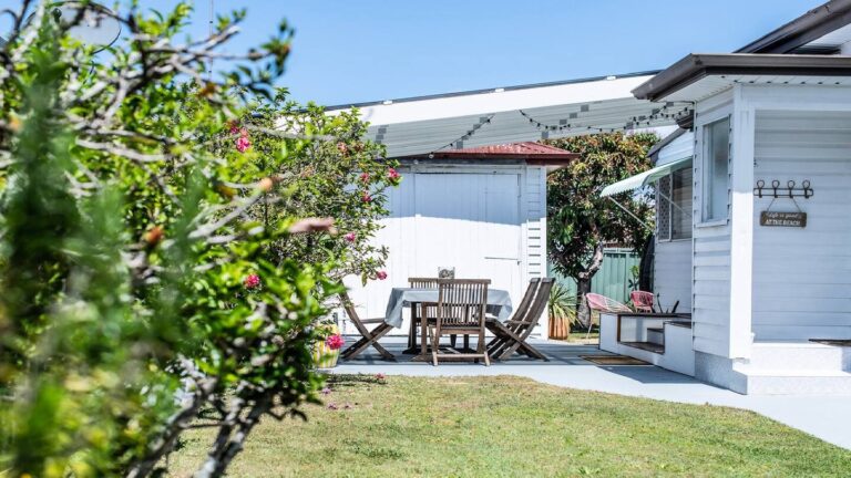 bangalow beach house dog friendly accommodation 9 768x432