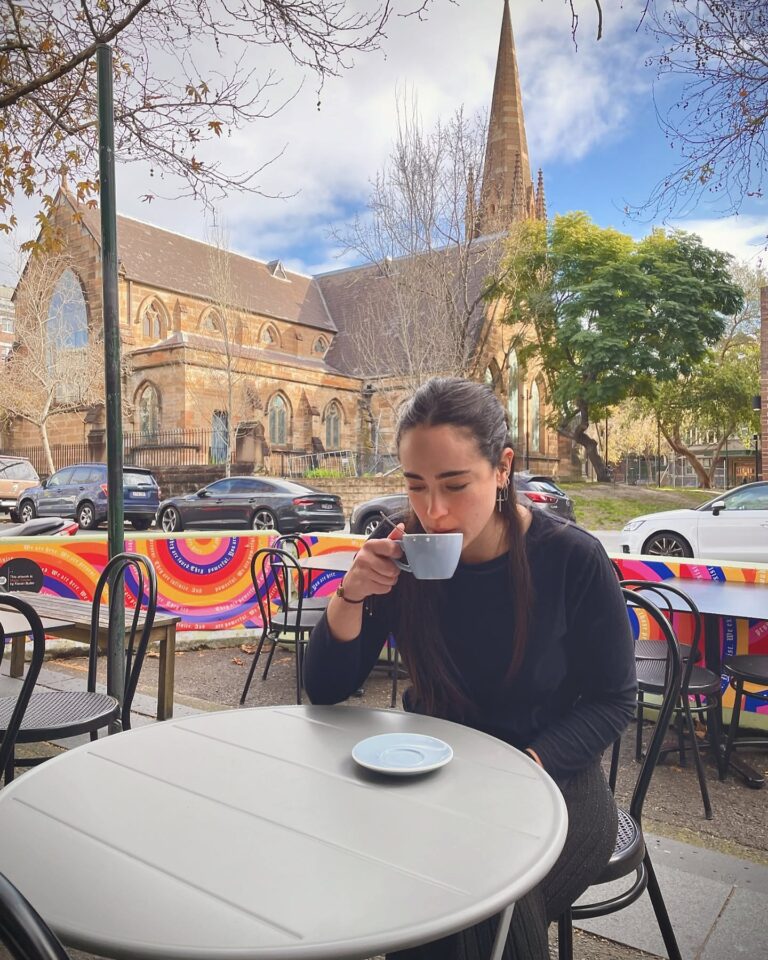 J Lyn Cafe 2 768x960