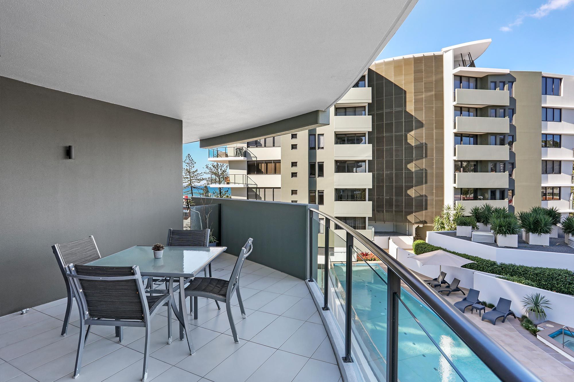 Burleigh Heads Accommodation 1BR Media 5
