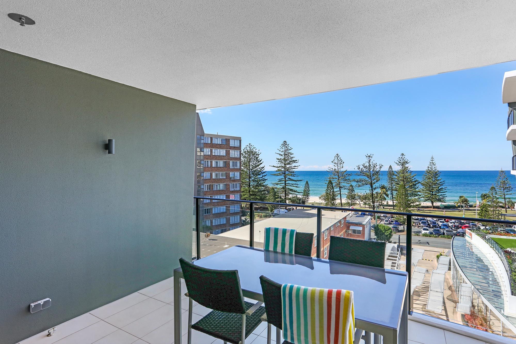 Burleigh Heads Accommodation 1BR Ocean View 4