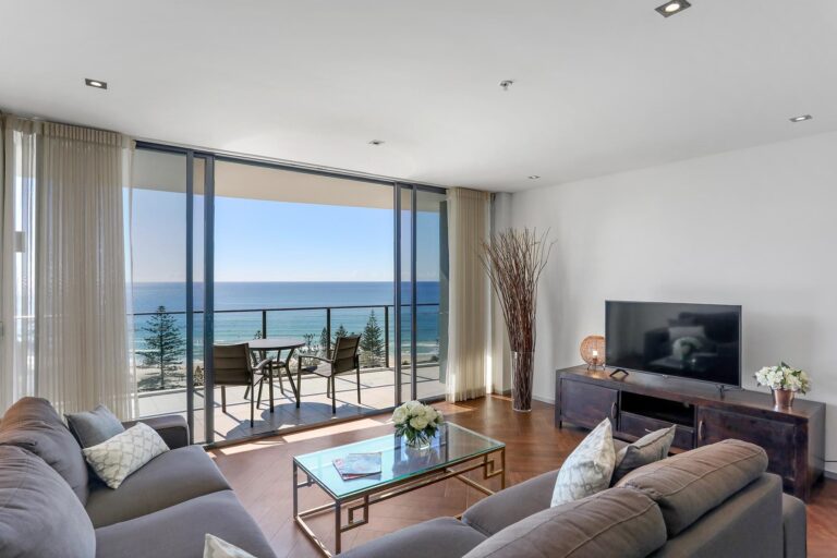 Burleigh Heads Accommodation 2BR Superior 1 768x512