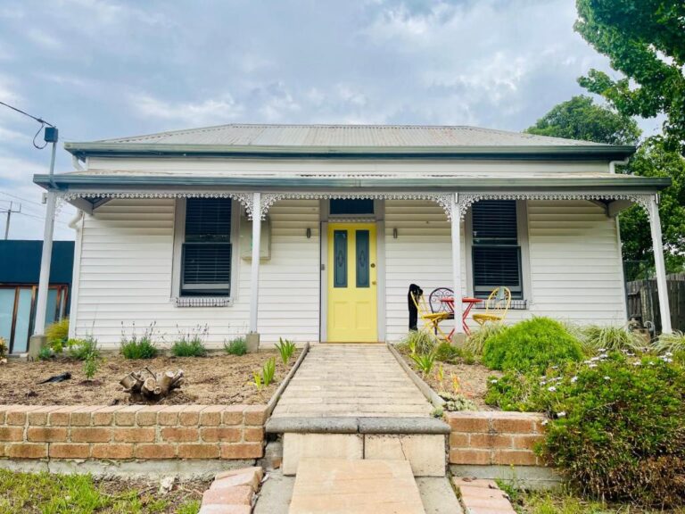 Cottage On A Large Sunny Block 1 768x576