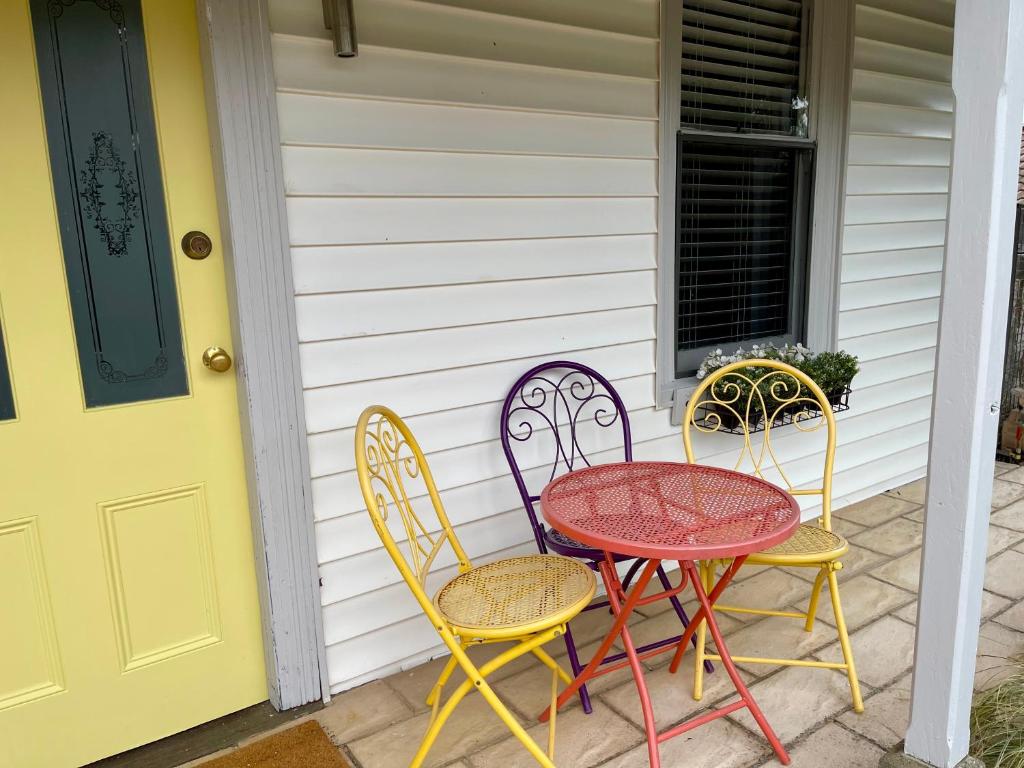 Cottage On A Large Sunny Block 11