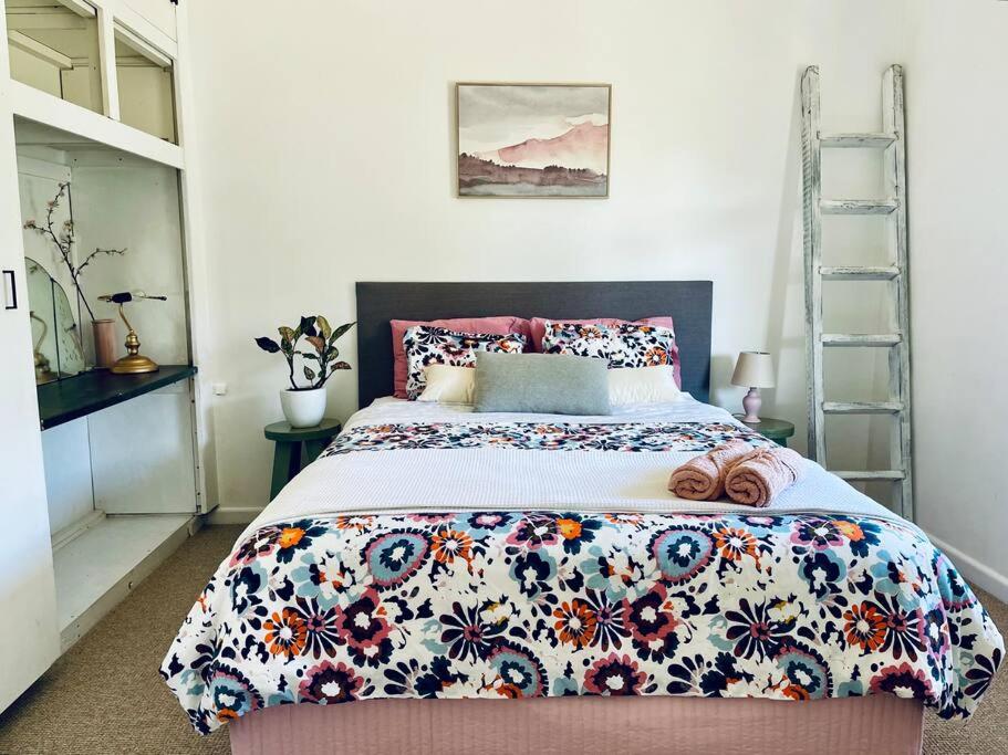 Cottage On A Large Sunny Block 13