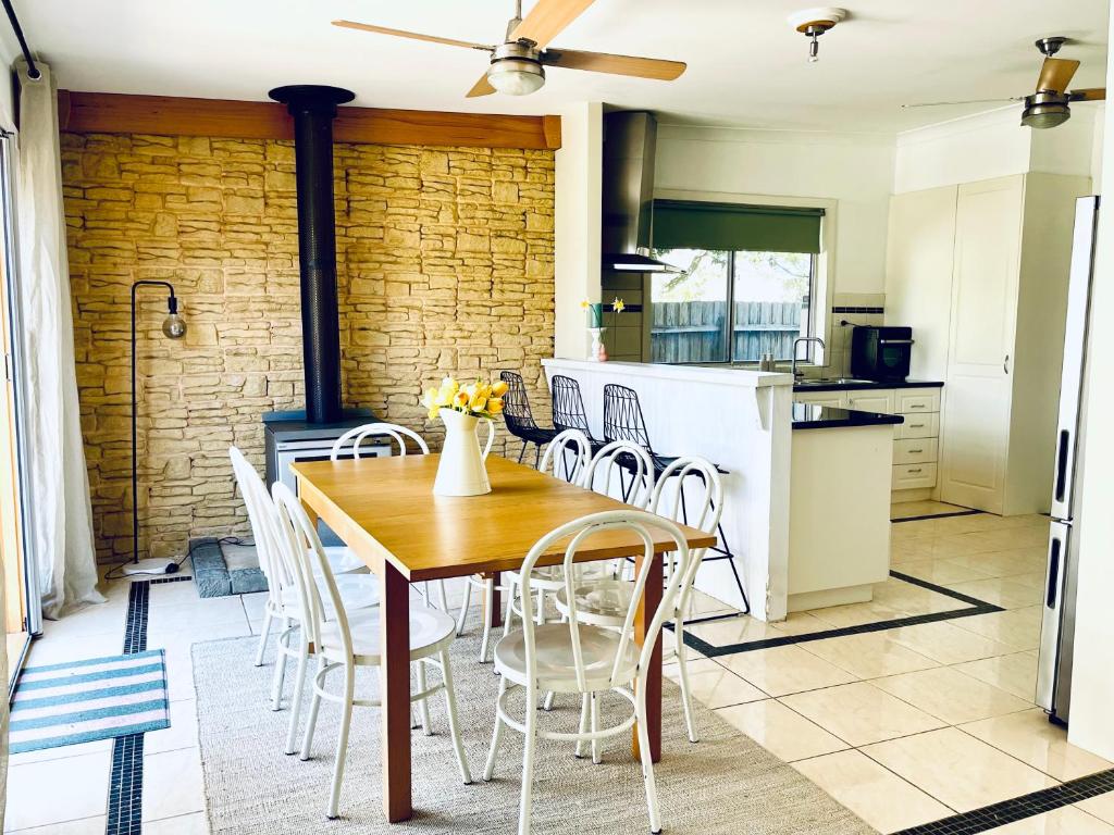 Cottage On A Large Sunny Block 5