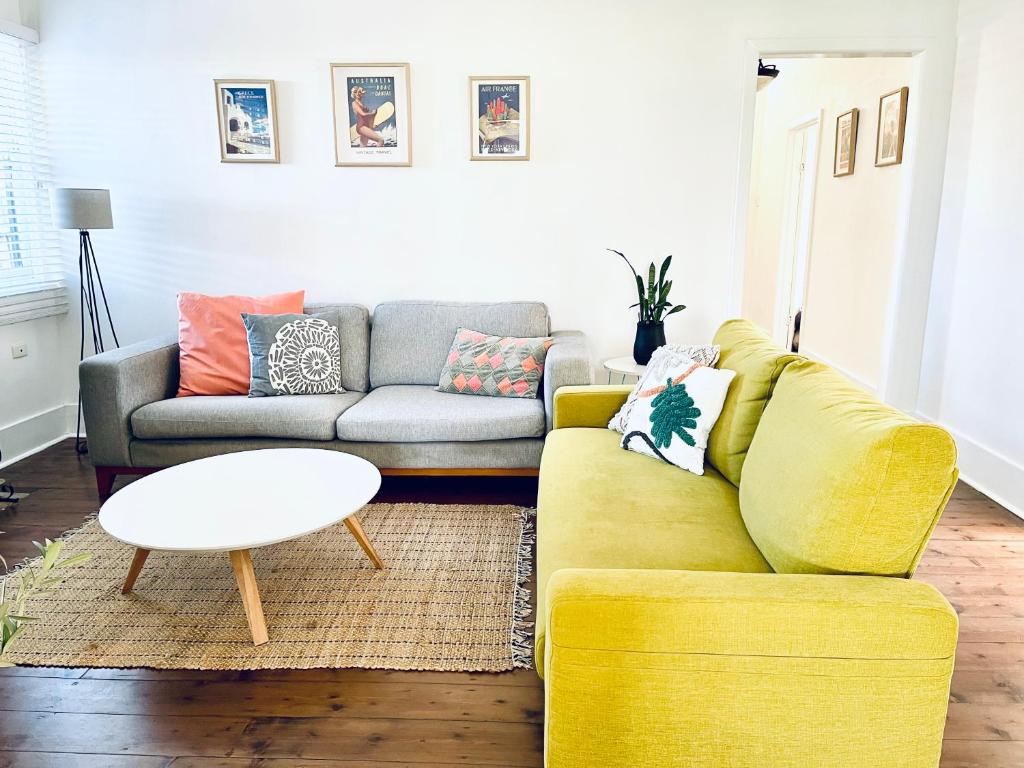 Cottage On A Large Sunny Block 8