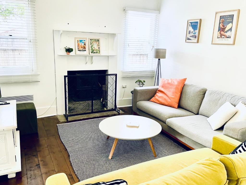 Cottage On A Large Sunny Block 9