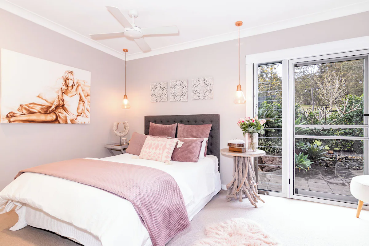 Lindsay Hideaway NEW 5