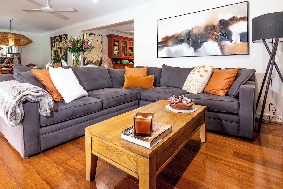 Lindsay Hideaway NEW 6