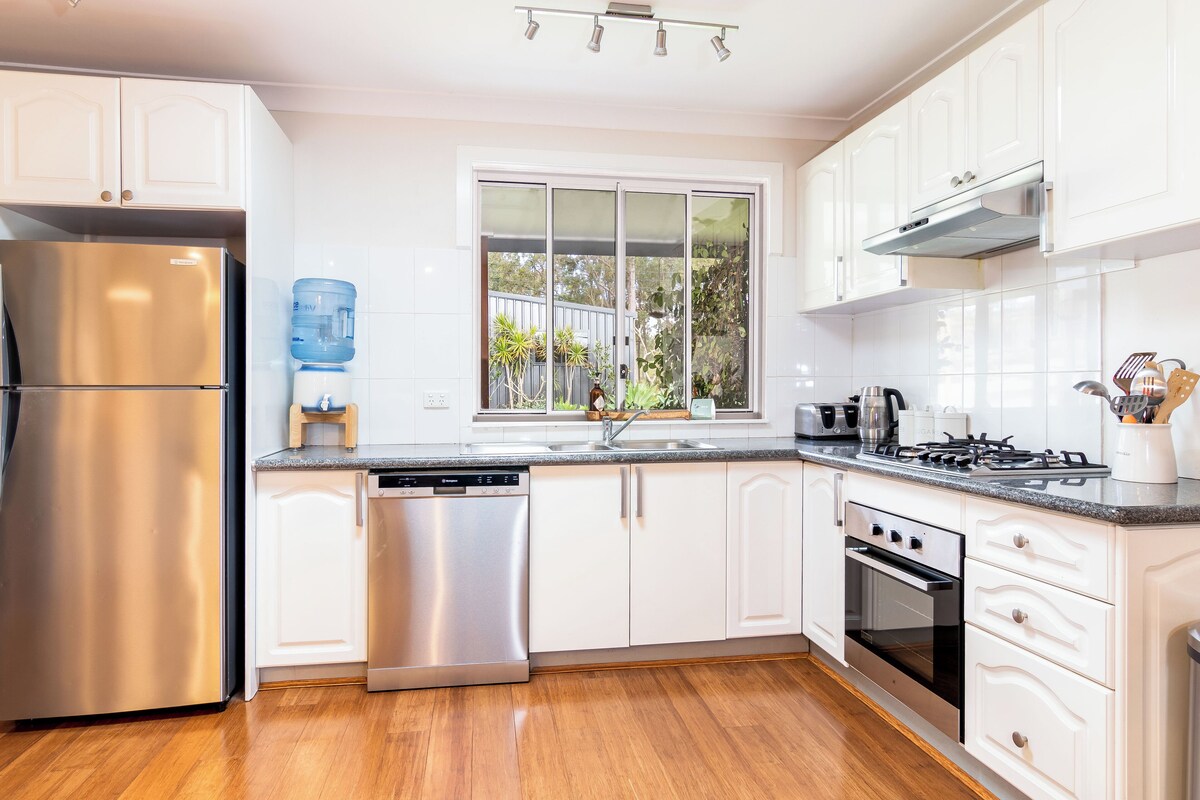 Lindsay Hideaway NEW 9