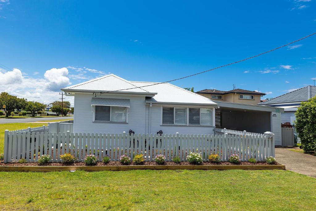 Tuncurry Cottage 8
