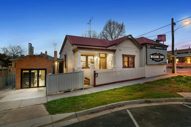 Madame Jude 4 768x512