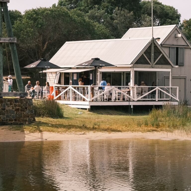 Lorne Grocer 2 768x768