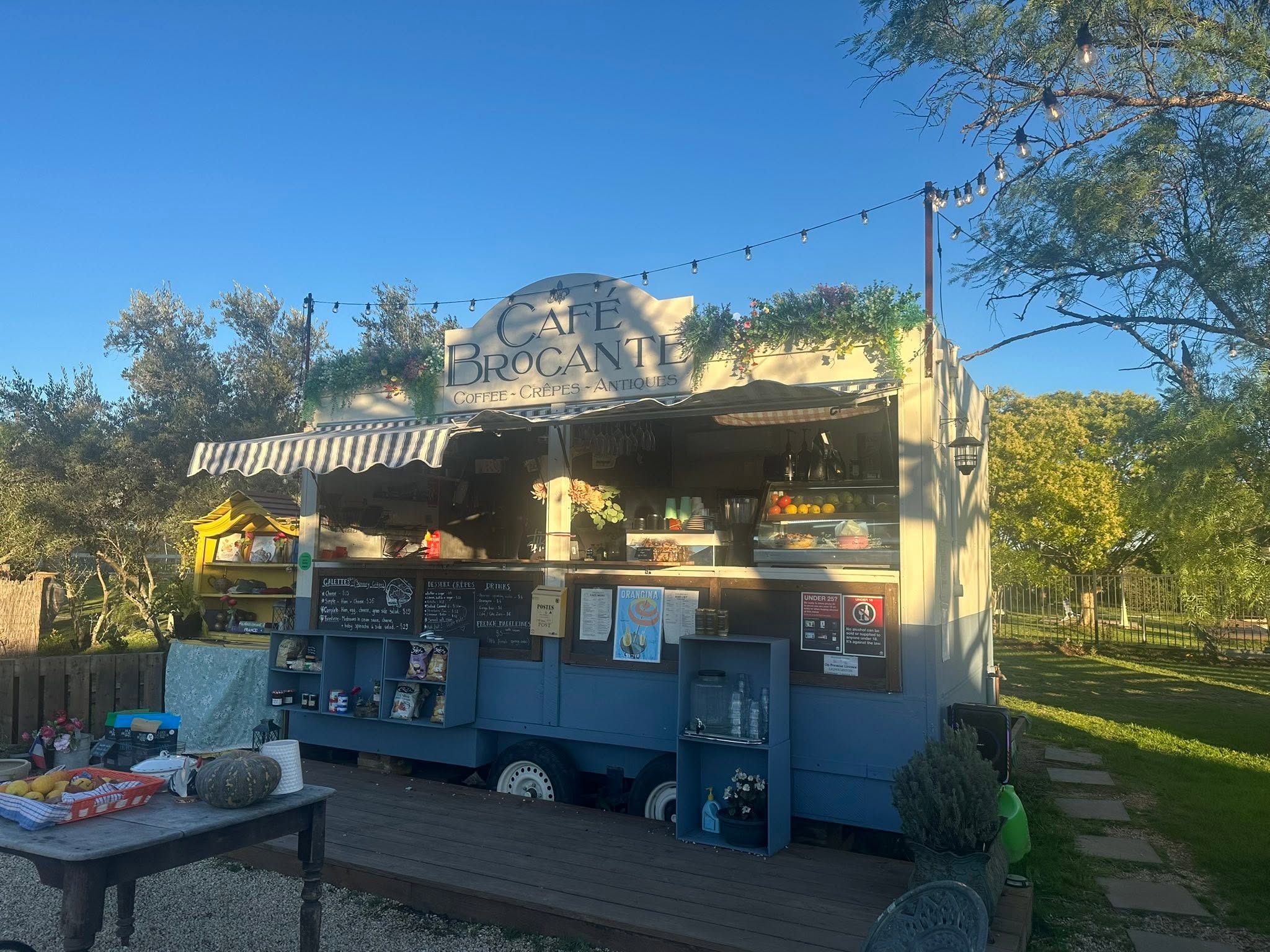 Cafe Brocante 1