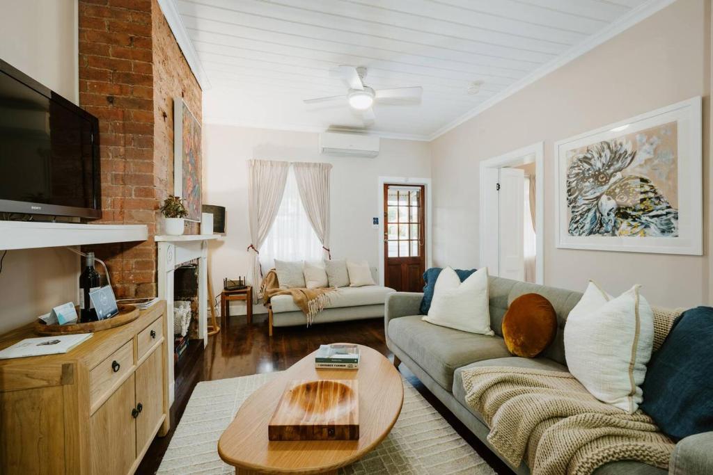 Percys Cottage 1