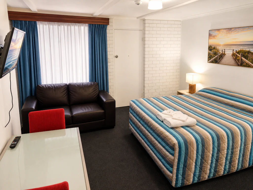 Dog Friendly Ocean Crest Motel 5